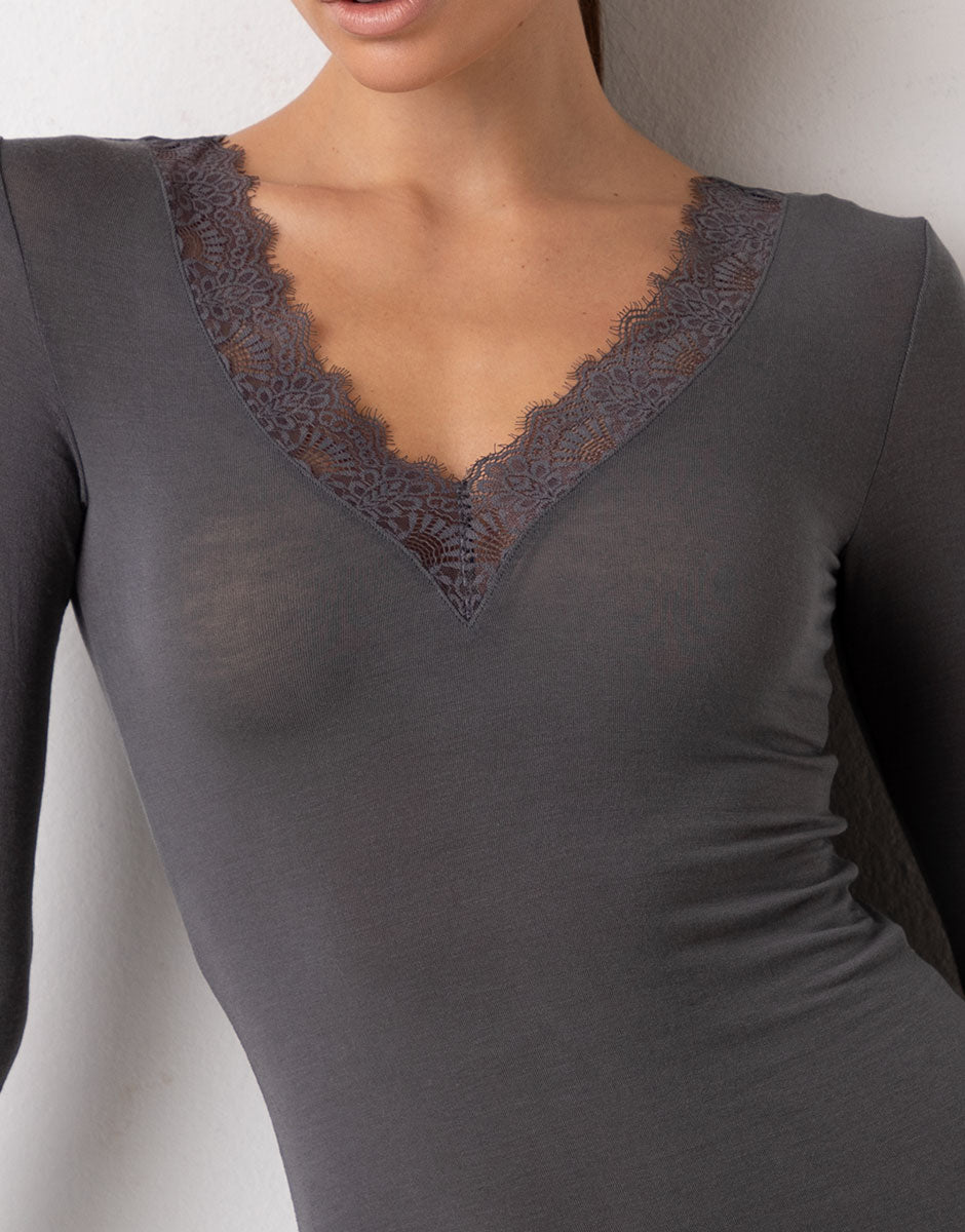 Lovable Invisible Ultralight Maglia manica lunga scollo a V con pizzo modal e cashmere